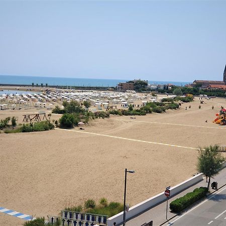 Hotel Delfino Caorle Luaran gambar