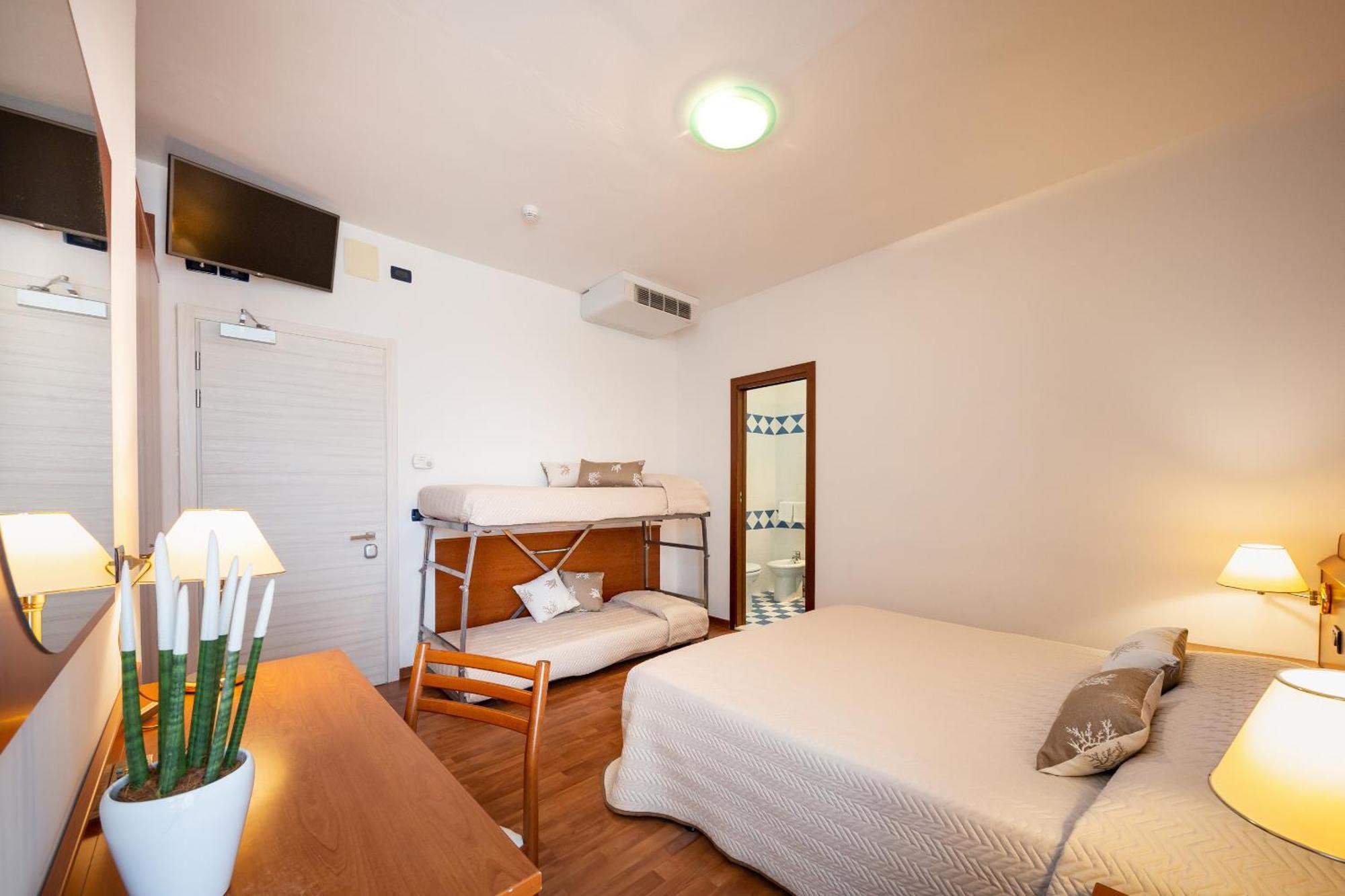 Hotel Delfino Caorle Luaran gambar